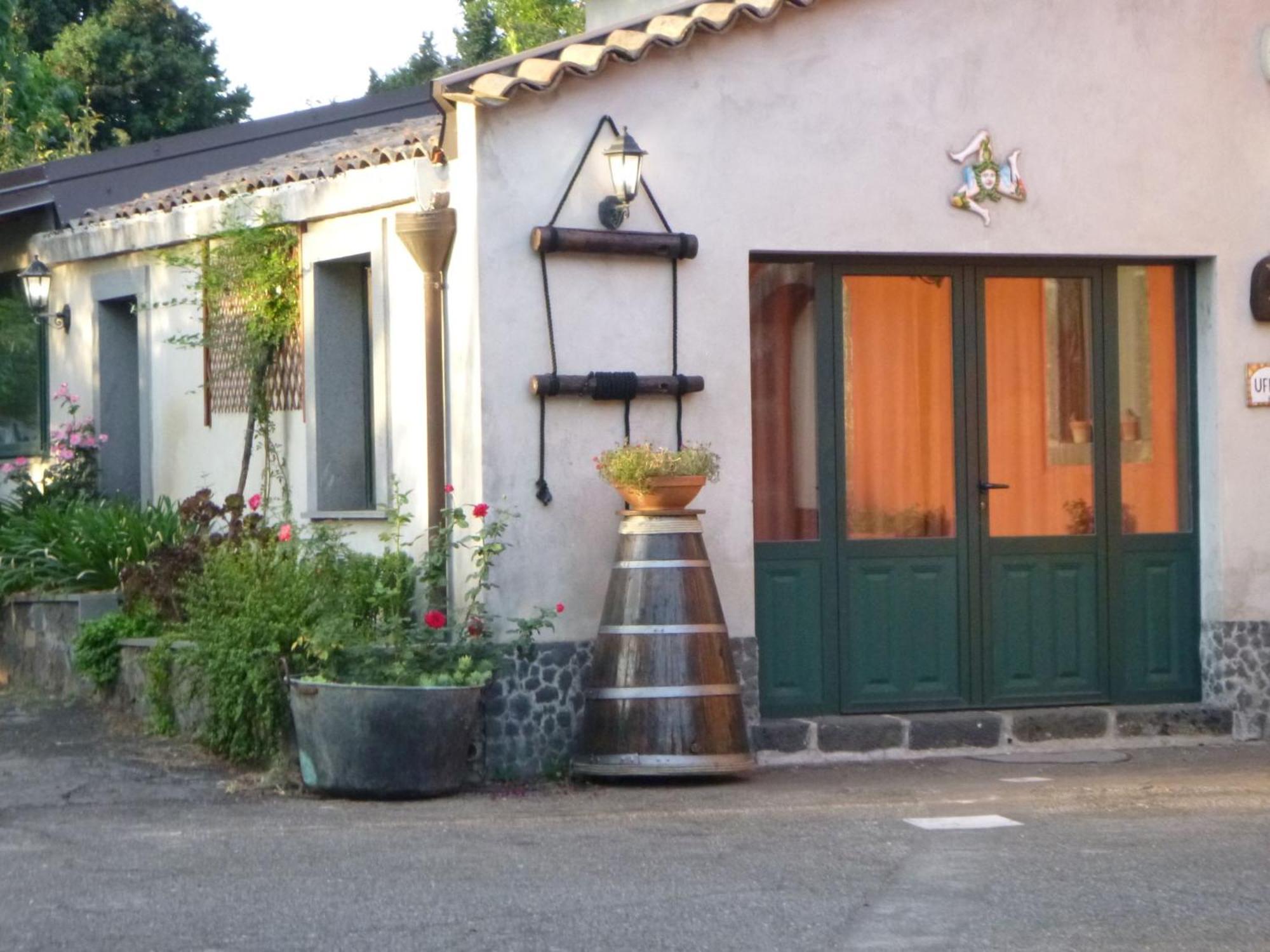 Baglio Delle Rose Bed and Breakfast Giarre Eksteriør billede