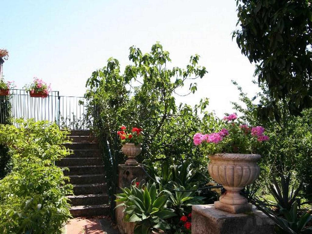Baglio Delle Rose Bed and Breakfast Giarre Eksteriør billede
